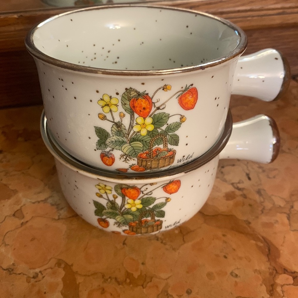 2 Vintage MCM ceramic Strawberry Speckled Handled Soup Bowls 2